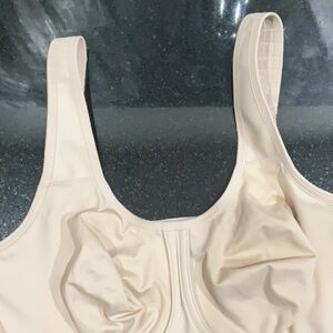 Wacoal Cream Full Coverage Bra with Wide Straps